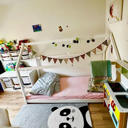 Grosses & Modernes Ferienhaus 2 Minuten Von Innenstadt Dom wakacyjny